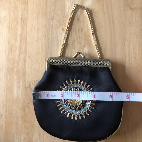 Vintage Black satin Embroidered front small purse clutch with gold chain - Picture 8 of 9